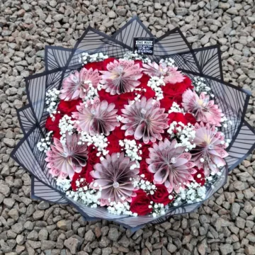 5000 Cash Money Bouquet folded into elegant money flowers with Love You ribbon – unique luxury gift for weddings, birthdays, and anniversaries.